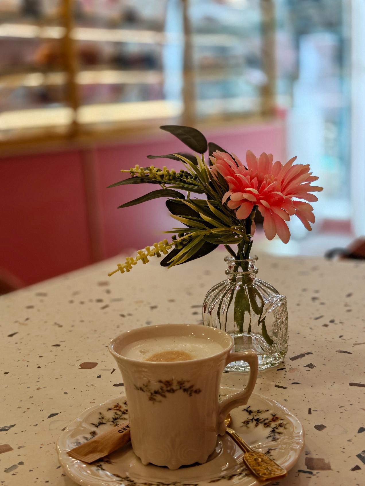 Café latte coffee shop Chez Loute