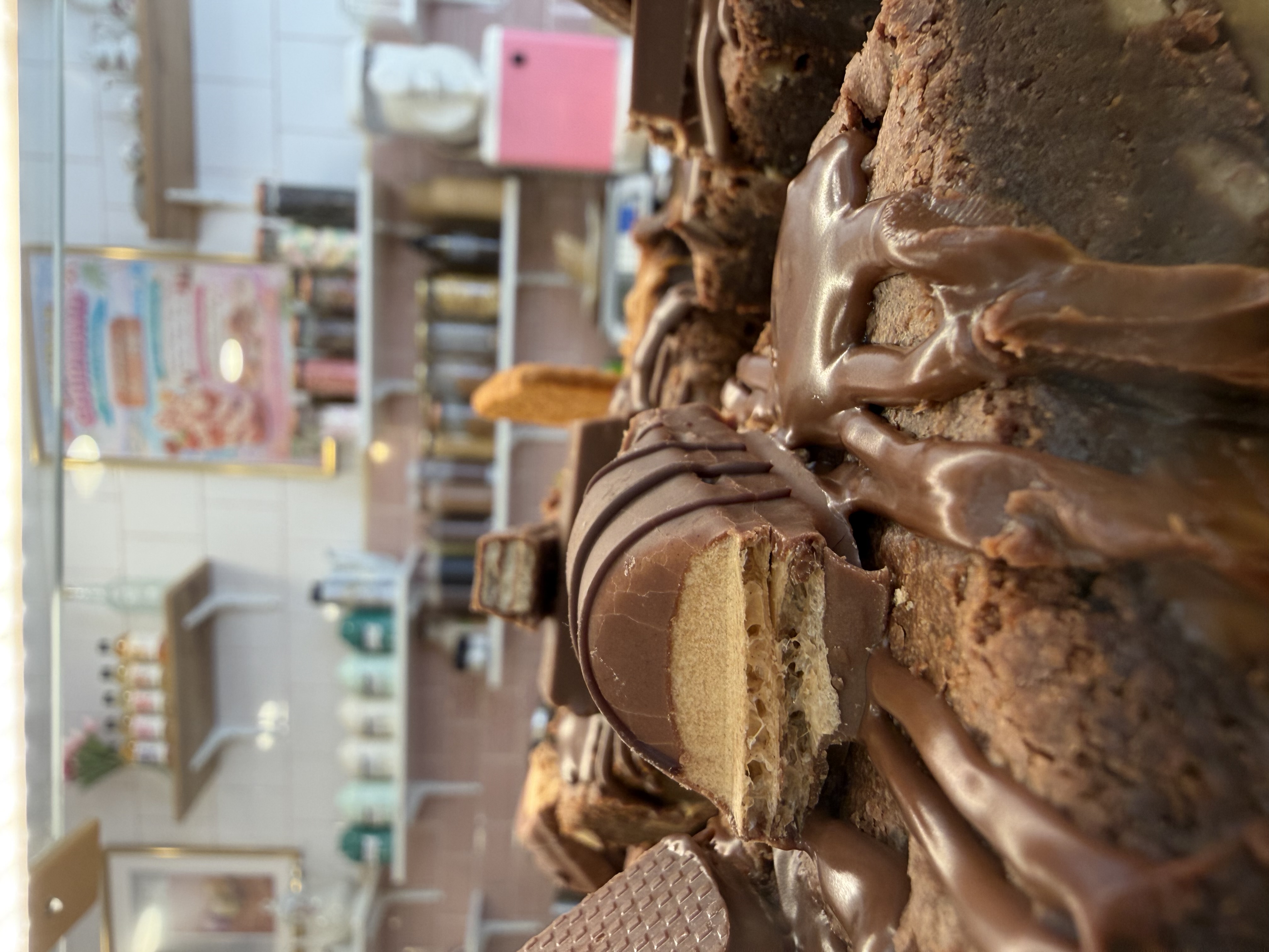 Cuisine ouverte pâtisseries pain Chez Loute